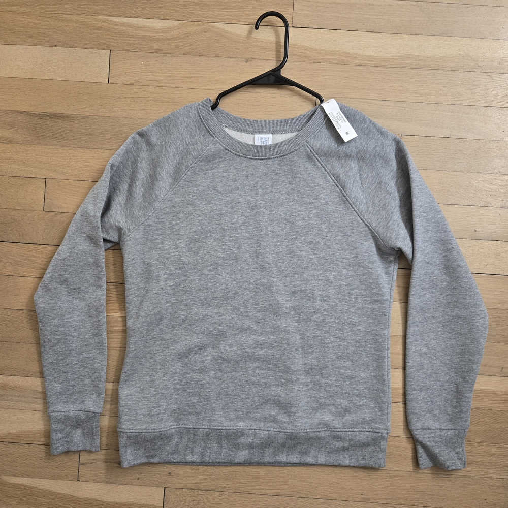 Time and Tru Heather Gray Sweatshirt